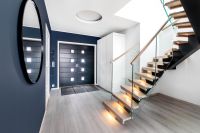 Designtrapp med midtvange og glass boltet i trinn. Eik i trinn. Designtrapp med midtvange og glass boltet i trinn. Eik i trinn.