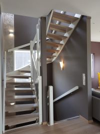 Basistrapp oppgradert med stålspiler Basistrapp oppgradert med stålspiler